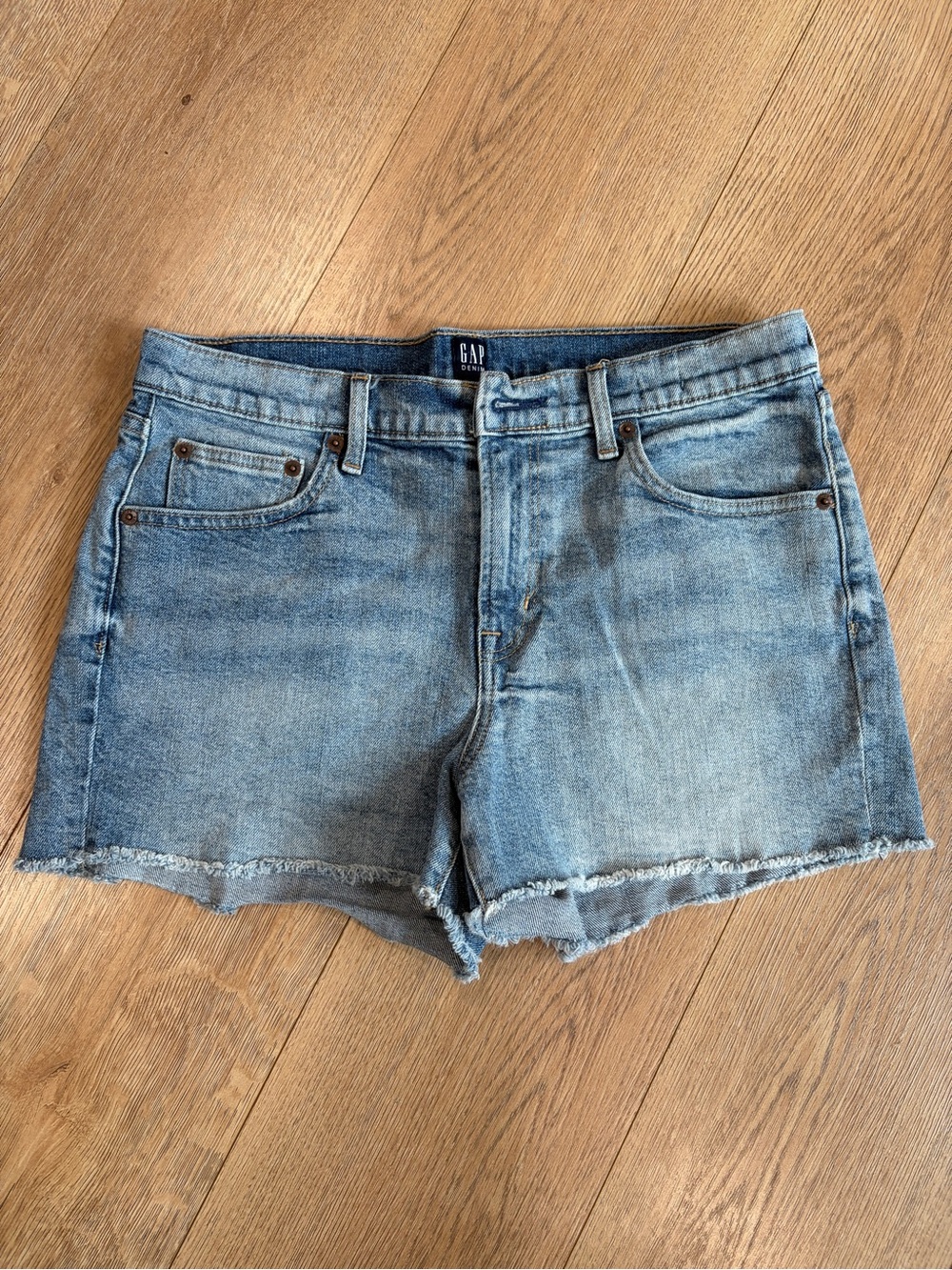 GAP Denim Cutoff Jean Shorts Size 30 Light Wash Raw Hem